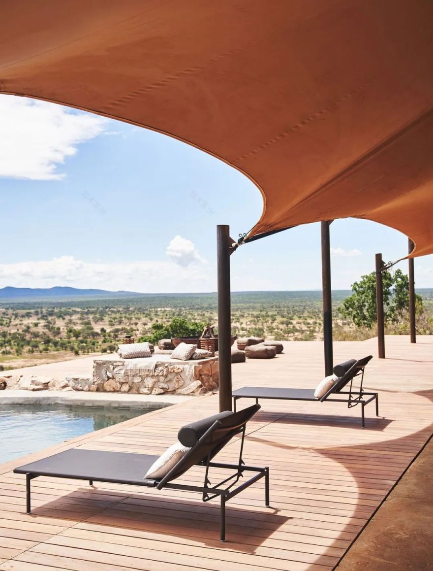 纳米比亚山顶野奢酒店,融入本土文化的生态度假胜地-11