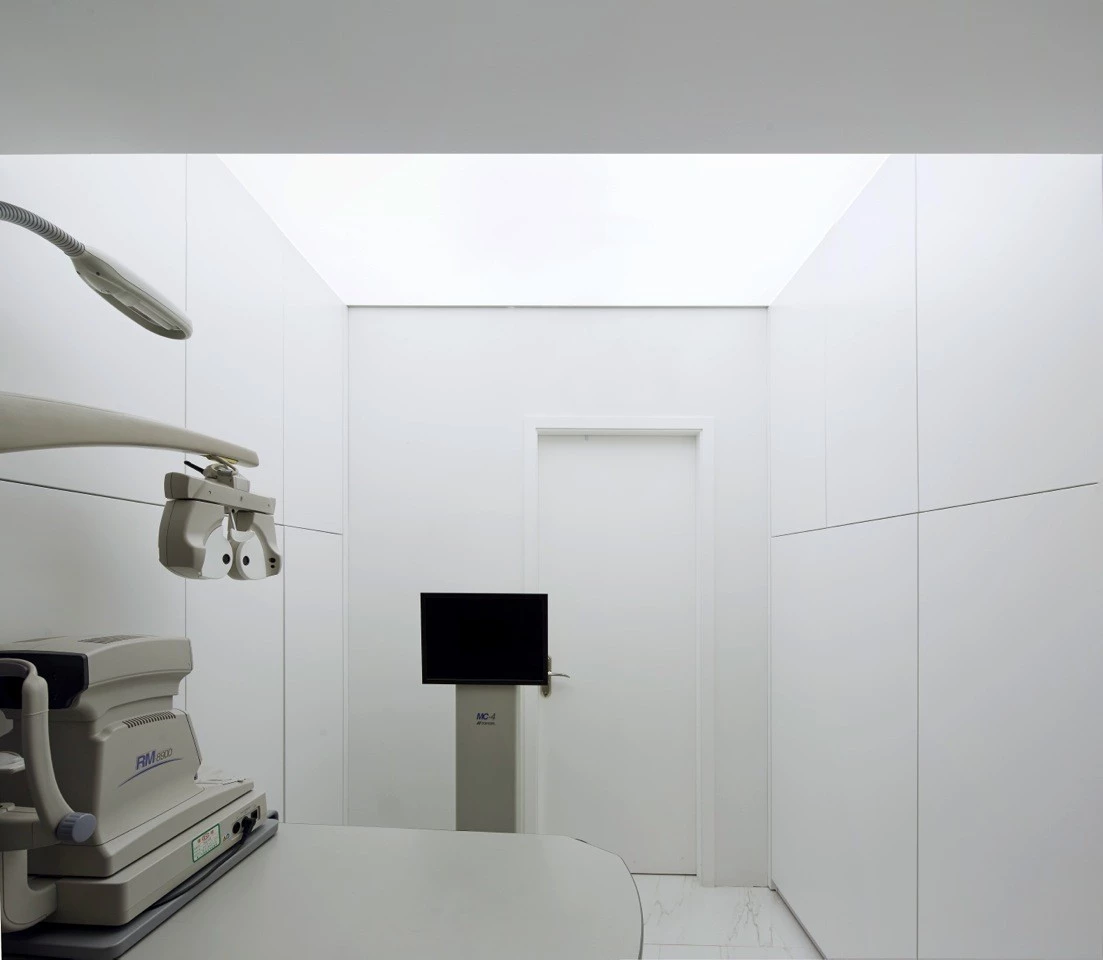 上海 Bolon 眼镜旗舰店——精致展示与卓越照明设计-22