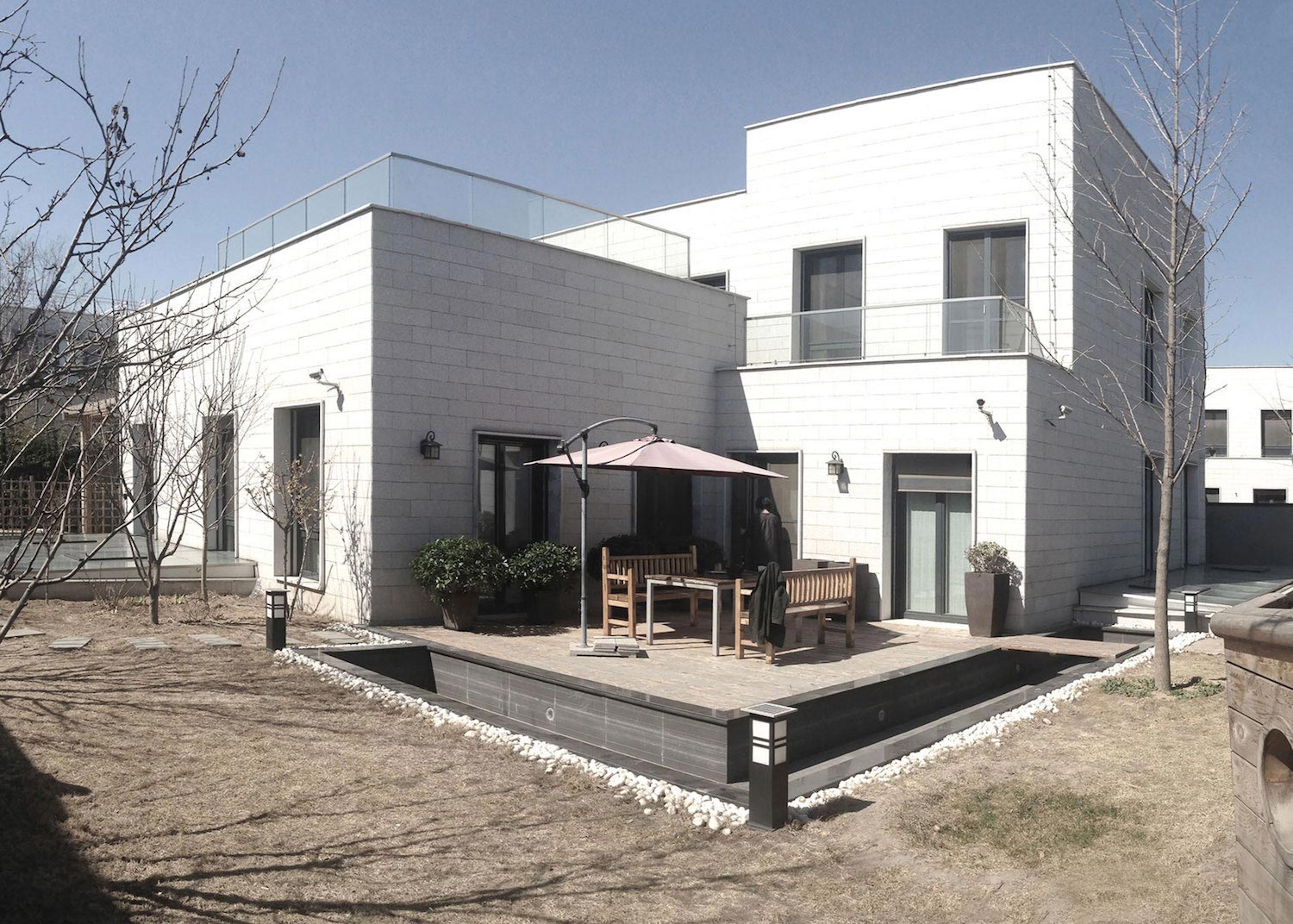 北京顺义纯白两层别墅 | 混合工作室的室内设计杰作-2