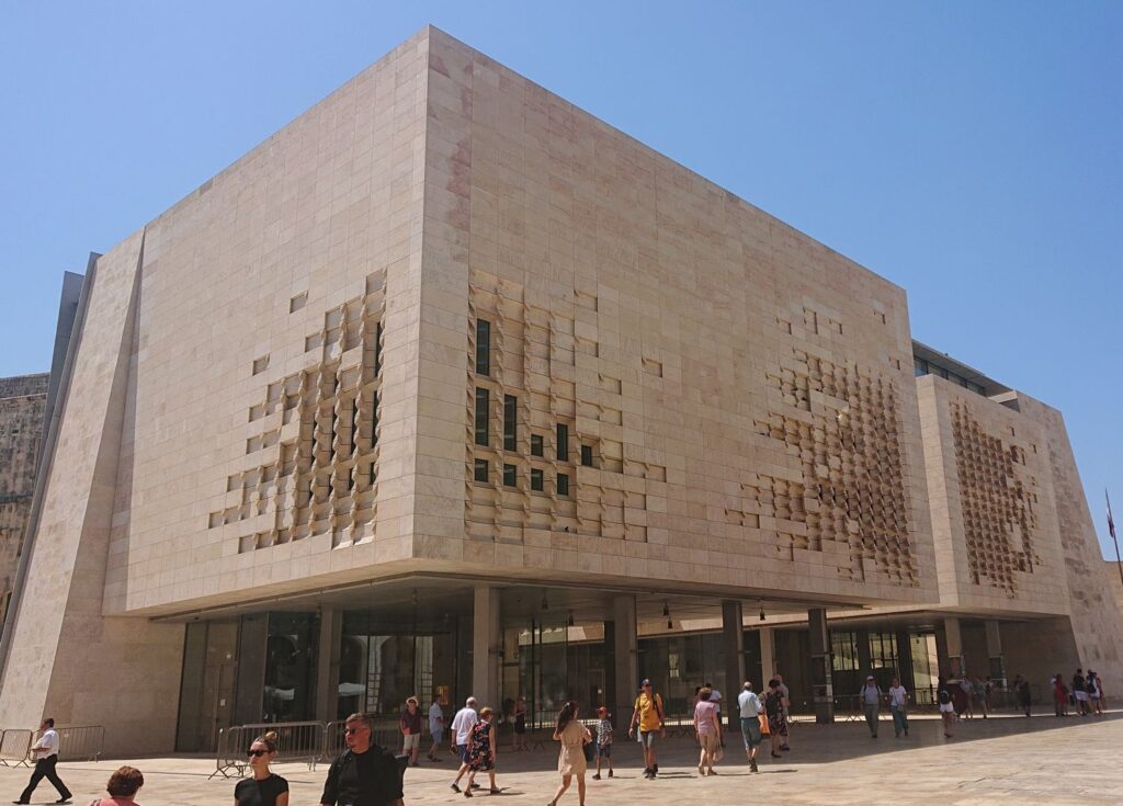 马耳他瓦莱塔城市更新项目（含城门,议会大楼,露天剧院）丨瑞士瓦莱丨以意大利建筑师伦佐·皮亚诺为首的团队-32