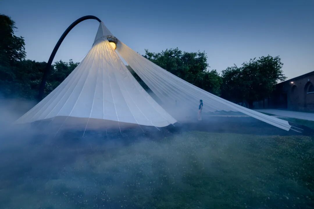 建筑鬼才马岩松，在威尼斯造了一把油纸伞-4