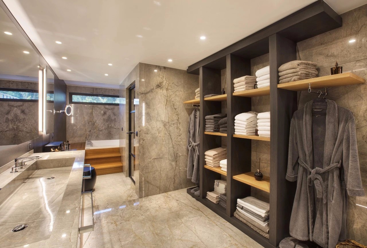 一家 4 口丨住 1700m² 艺术大宅-32