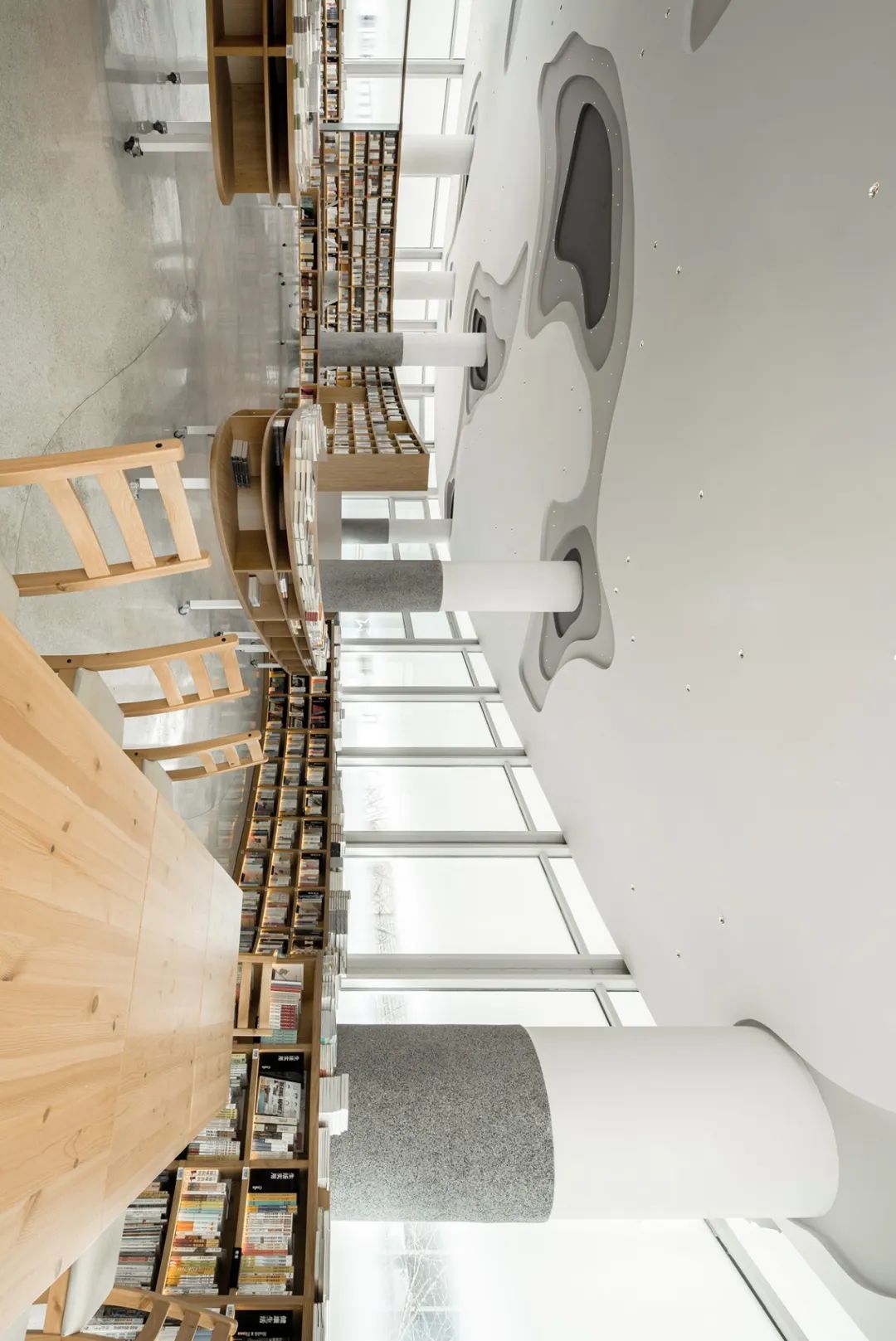 方庭书店 | 黑胶磁场中的艺术阅读空间-71