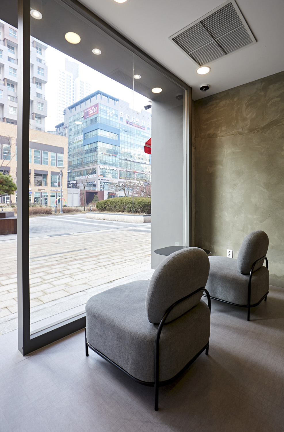 首尔 17 坪咖啡厅，打造温馨氛围的室内设计-12