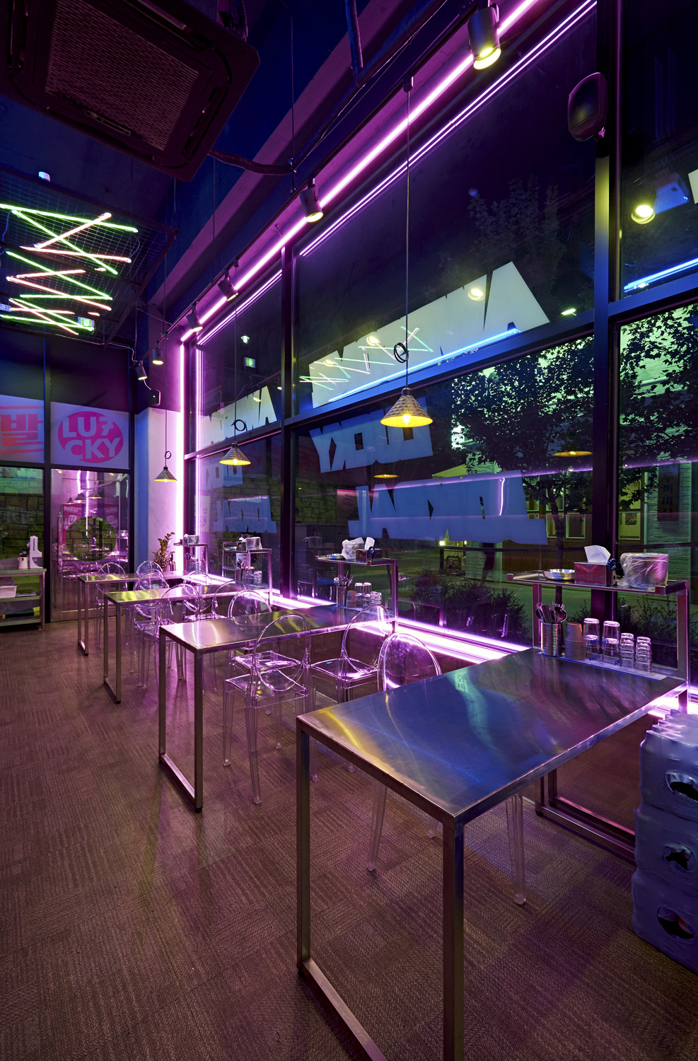 明亮的 12 平米小空间 | 设计师巧妙运用照明打造舒适氛围-13