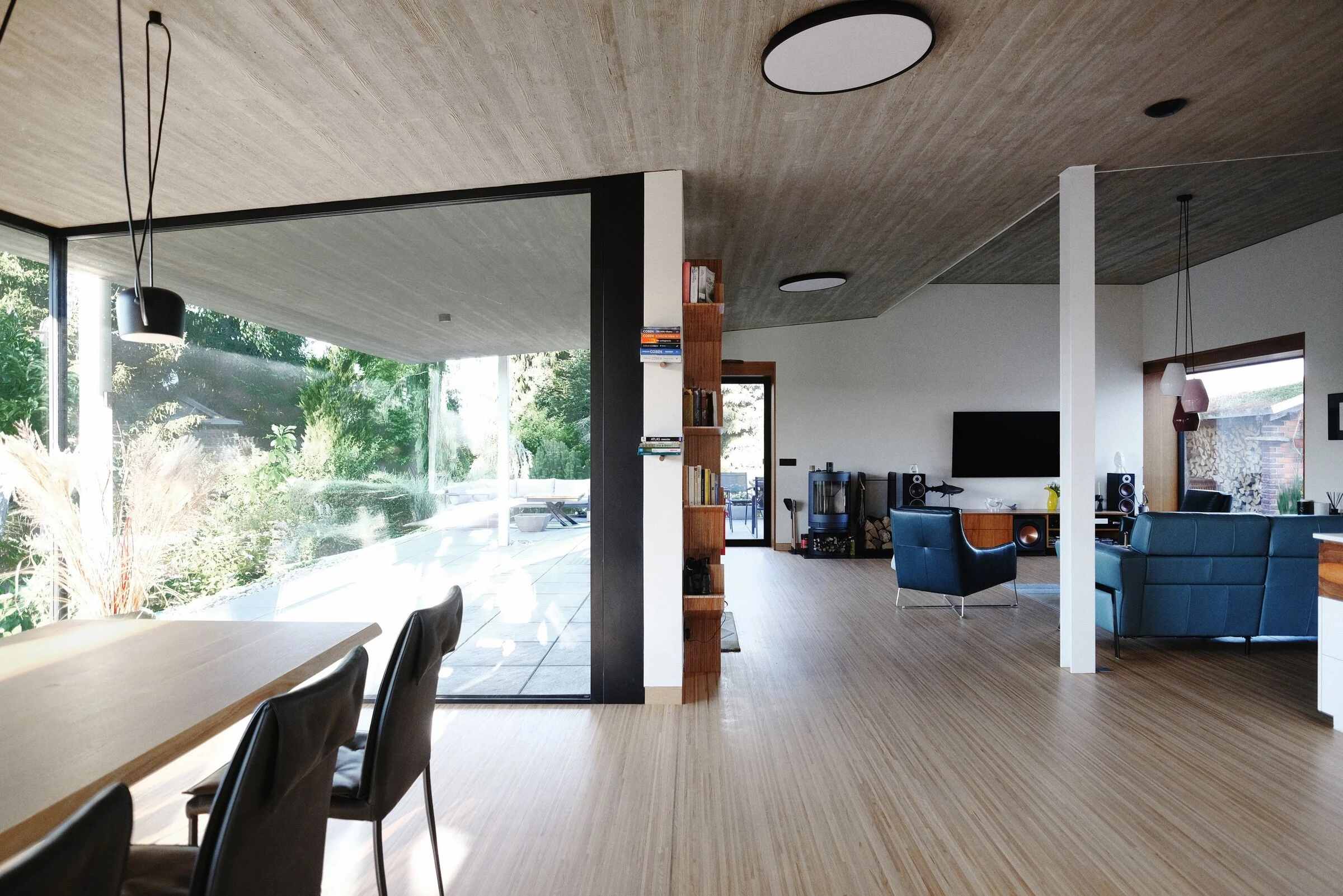 波兰湖畔别墅,四季美景尽收眼底-17