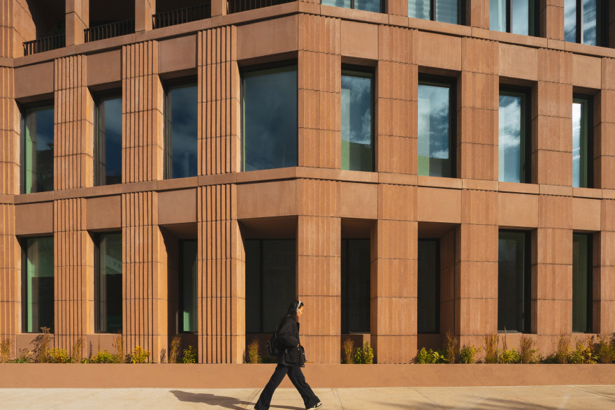 卑尔根
验证:卑尔根是挪威城市Bergen约定俗成的准确音译,不存在歧义,符合唯一性和准确性的要求 -11