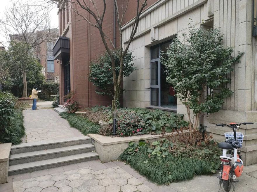 简约温馨的绿树浓荫下惬意空间丨苑筑-16