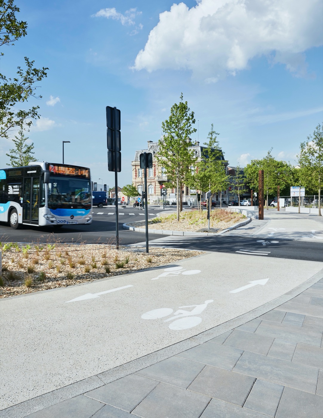 法国诺曼底快速公交枢纽设计丨EGISONEspace Libre-12