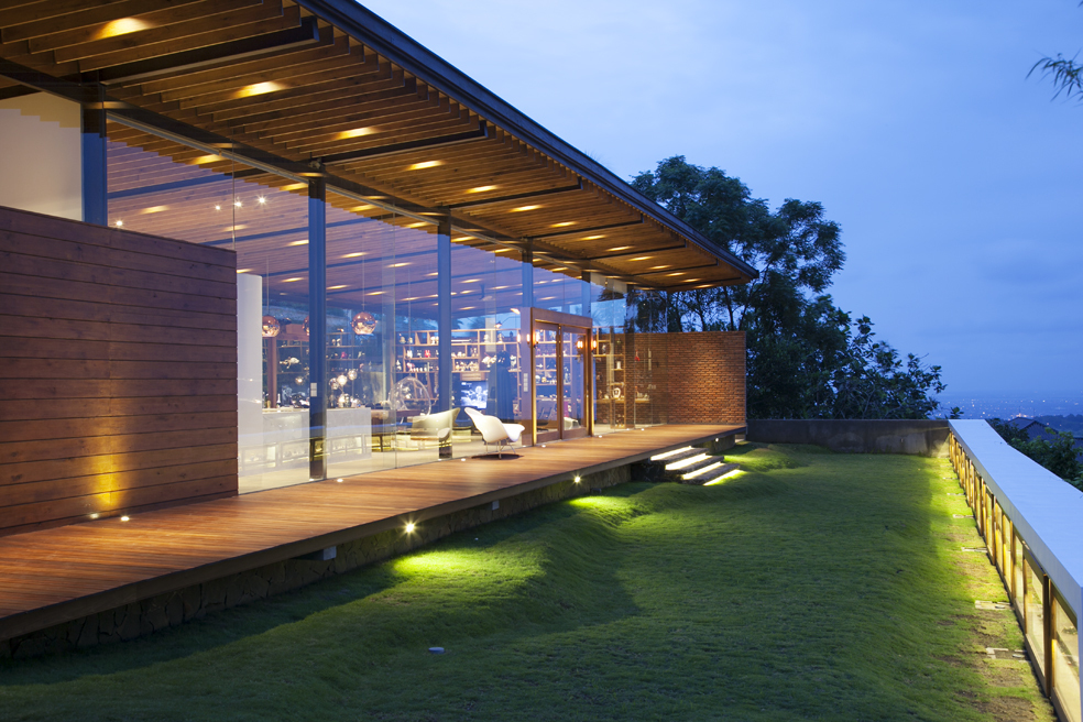 灵活高效的小型生活工作住宅-27