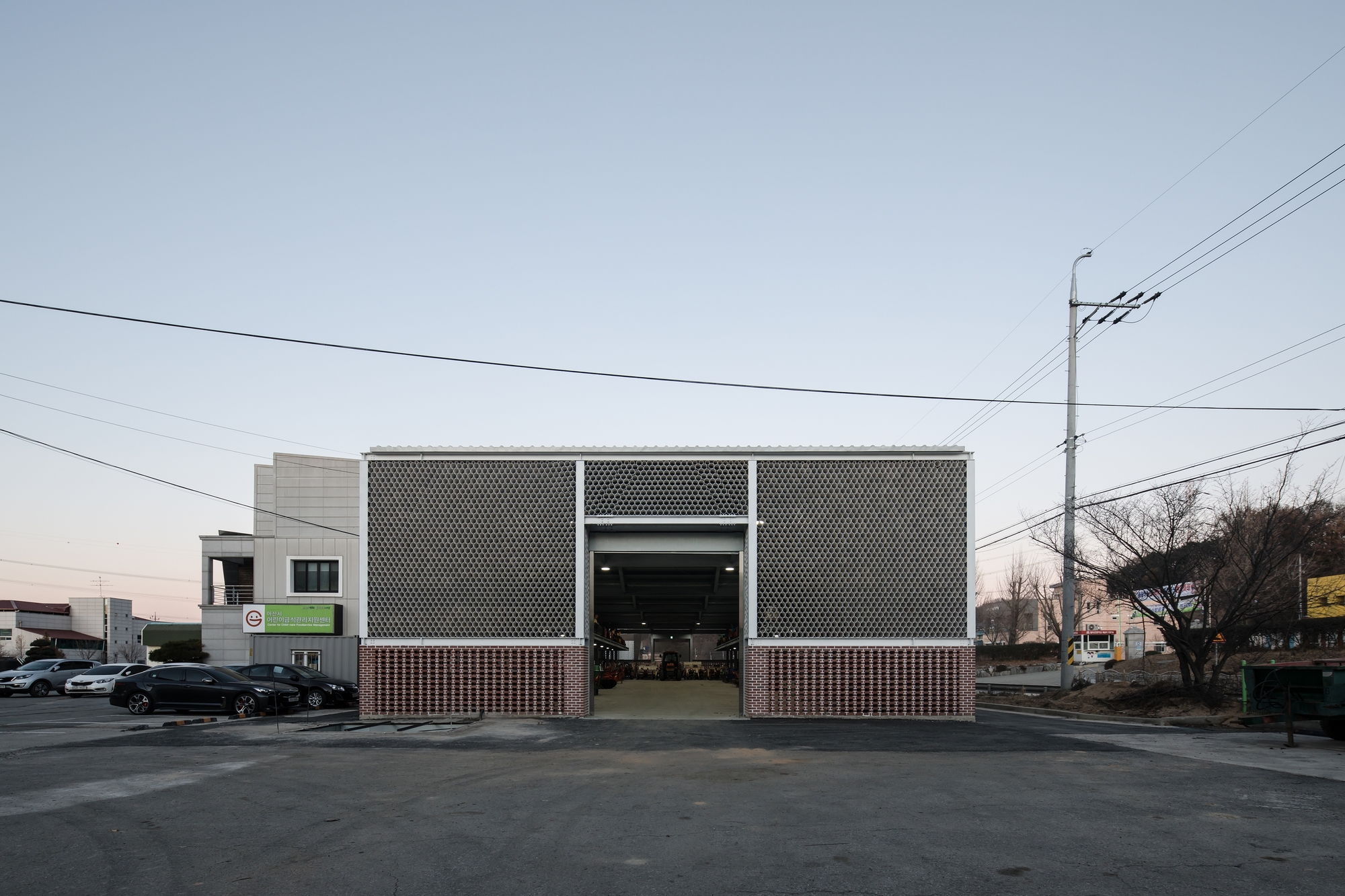 ASAN Warehouse  / Studio Atelier Maroo-45