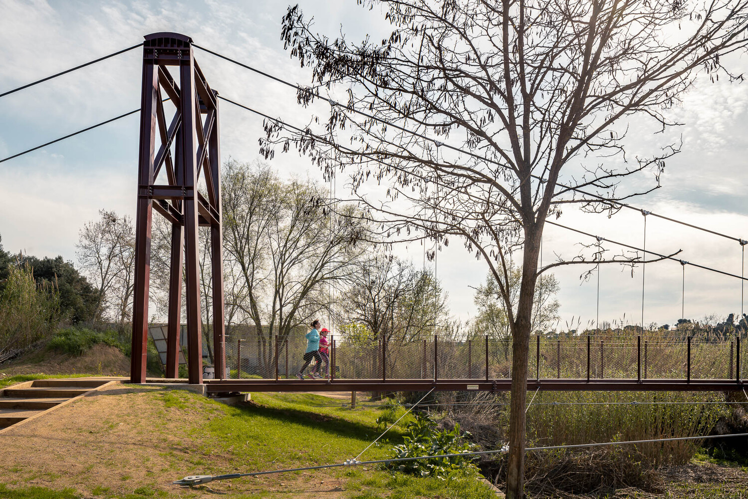 西班牙里波尔河上的人行桥-8