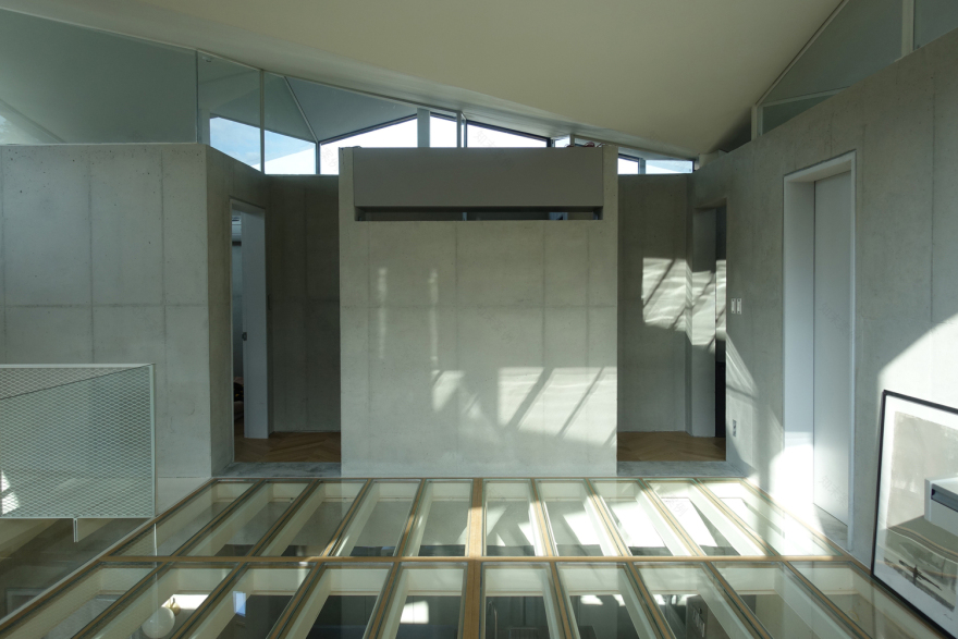 折纸式蝶形屋顶住宅-15