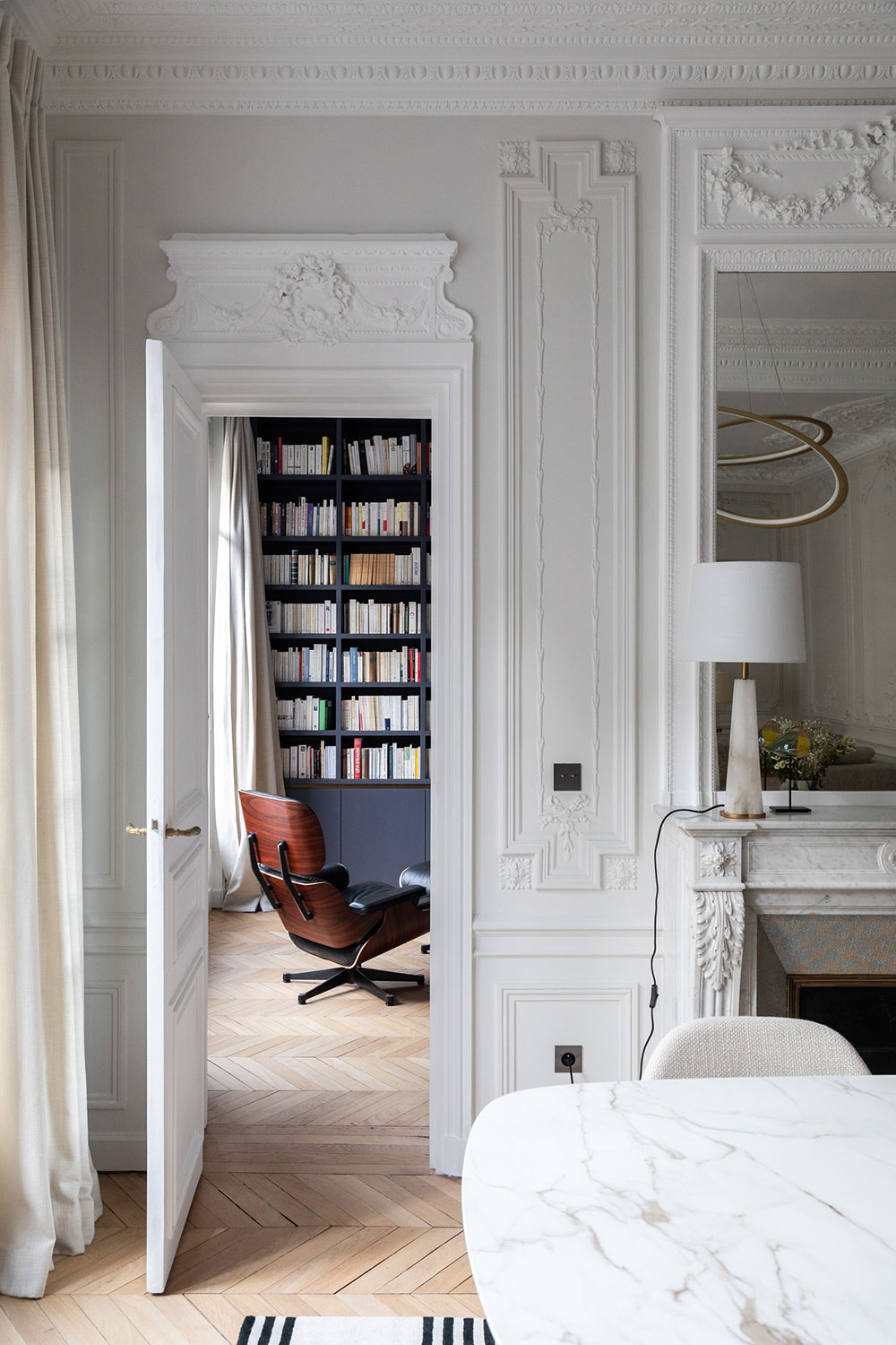 巴黎中心哈斯曼建筑优雅公寓设计-11