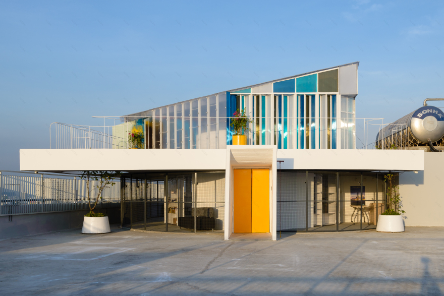 浪漫色彩的女性专属办公空间-7