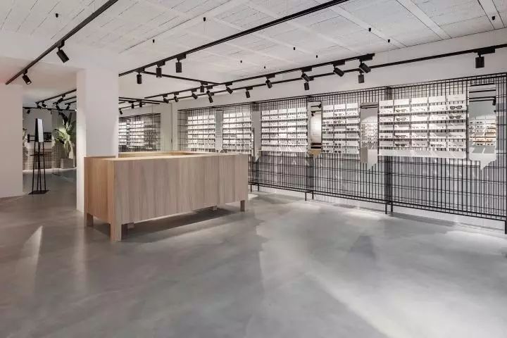 IGA Summer Hill 超市&Ace&Tate 眼镜店设计丨B&R 比尔空间设计工作室&上海比尔品牌形象设计工作室-17