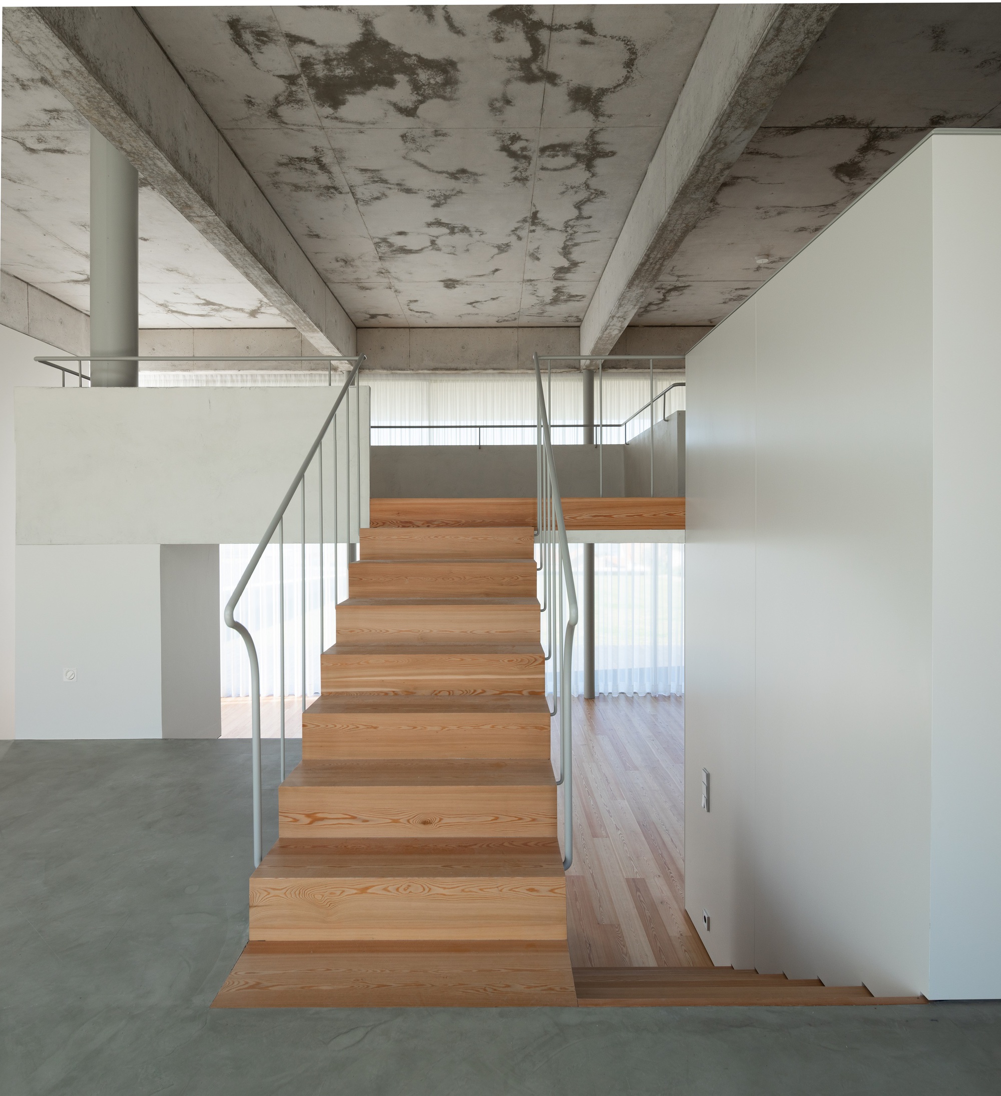 瓦拉达雷斯的房子丨葡萄牙丨Correia,Ragazzi Arquitectos-26