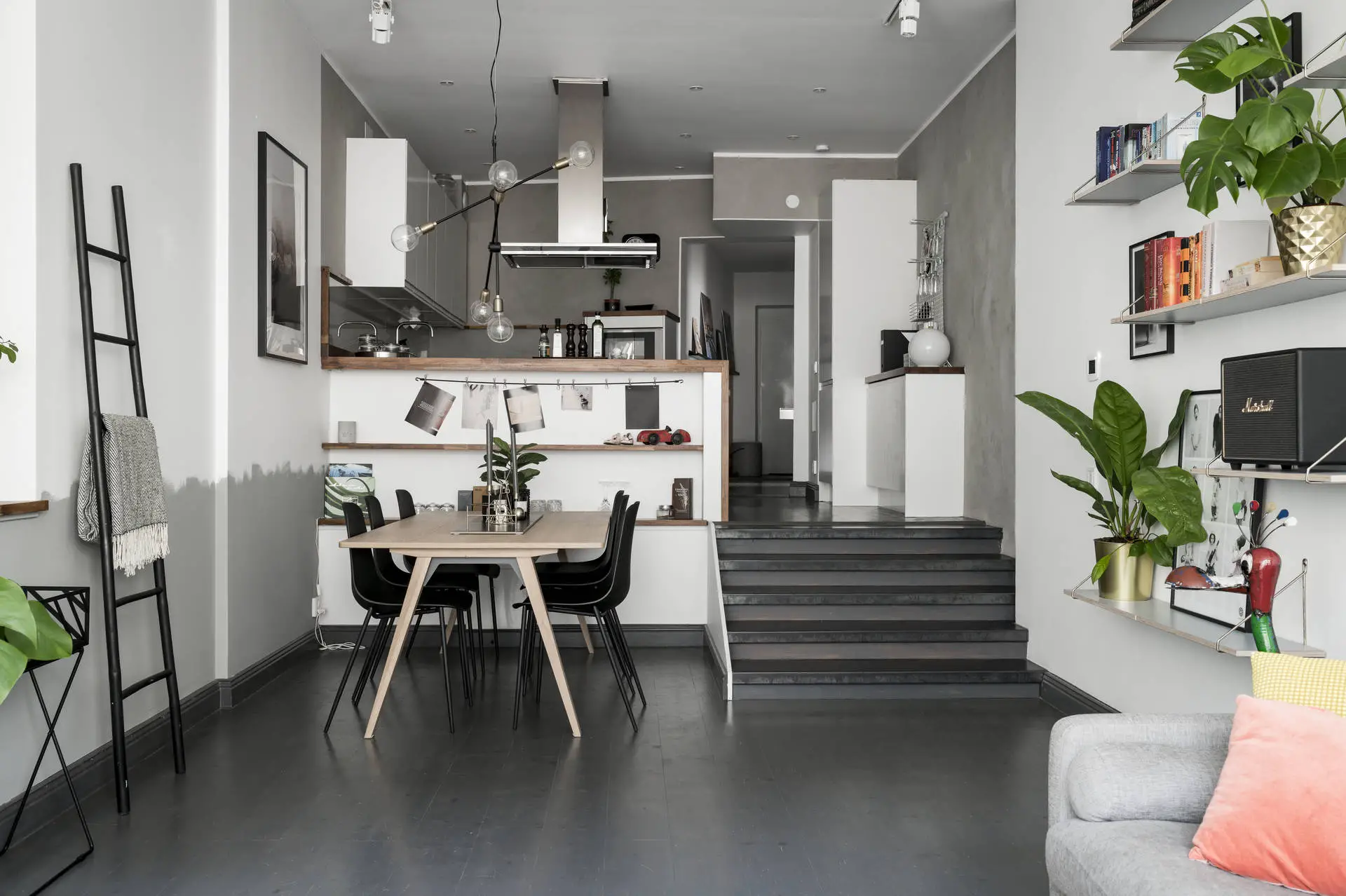 80 平米非凡公寓，厨房挑高设计-1