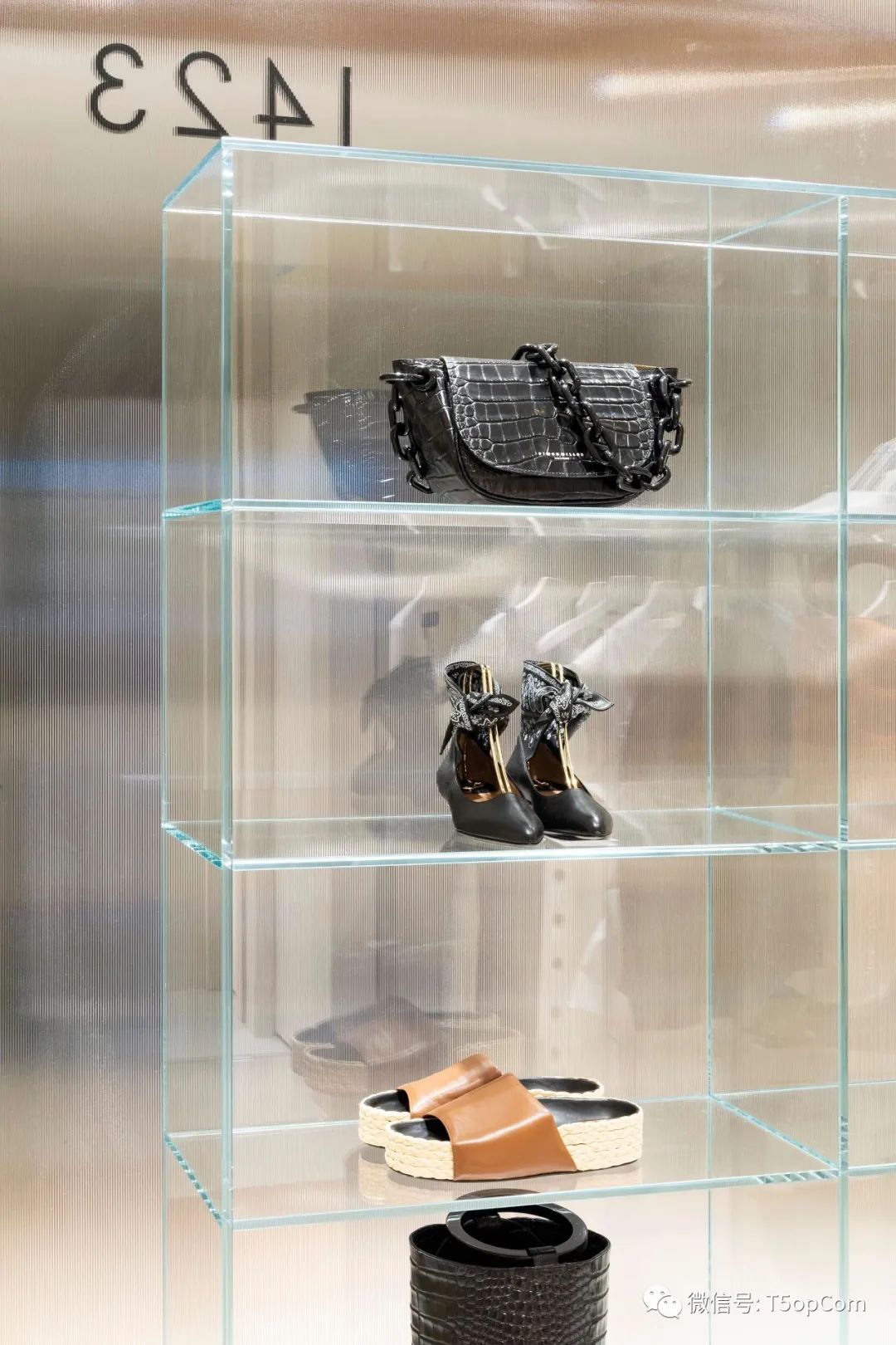 首尔 37 平方小型女装店 1423 Naive Water丨韩国首尔-13