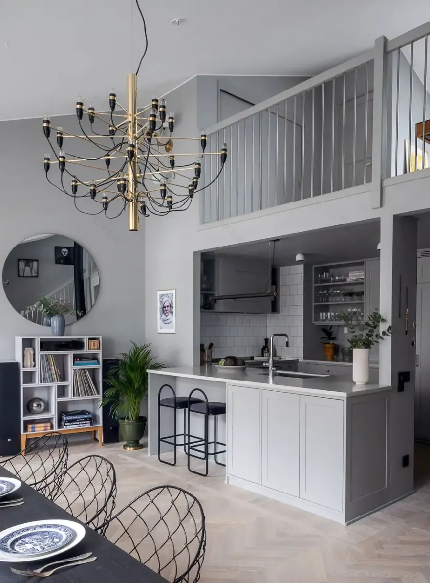 30 年代瑞典建筑中的温馨灰色家庭复式公寓-2