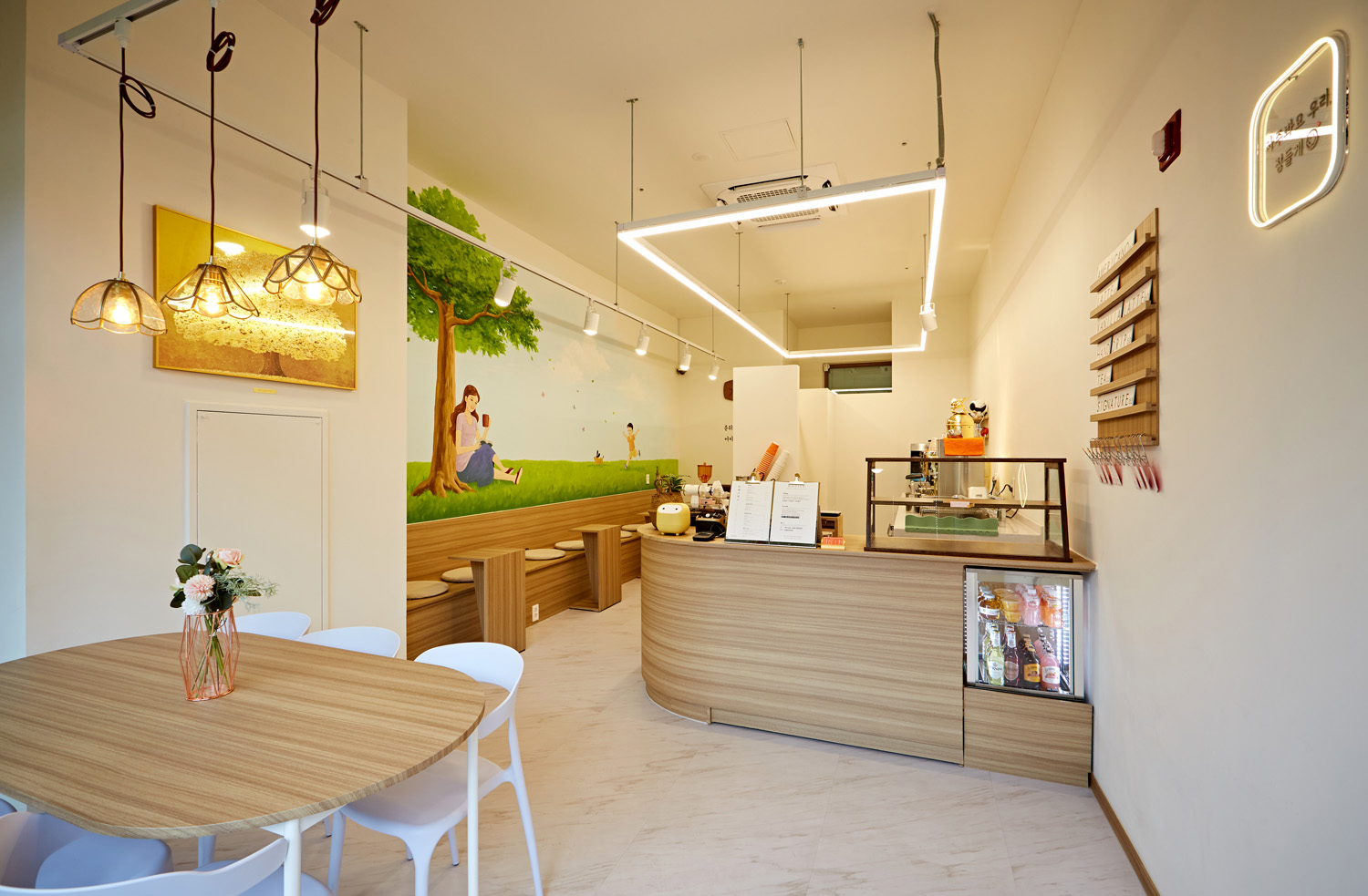 白色与木质的极简设计，10 分满分的咖啡厅-3