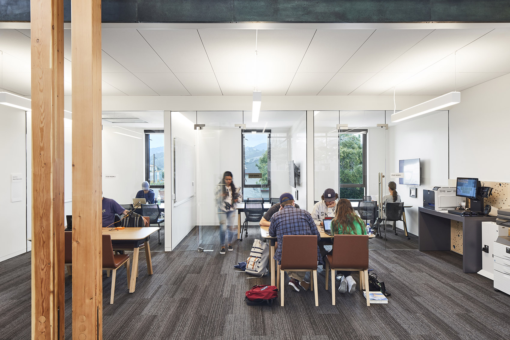 美国半月湾图书馆-100