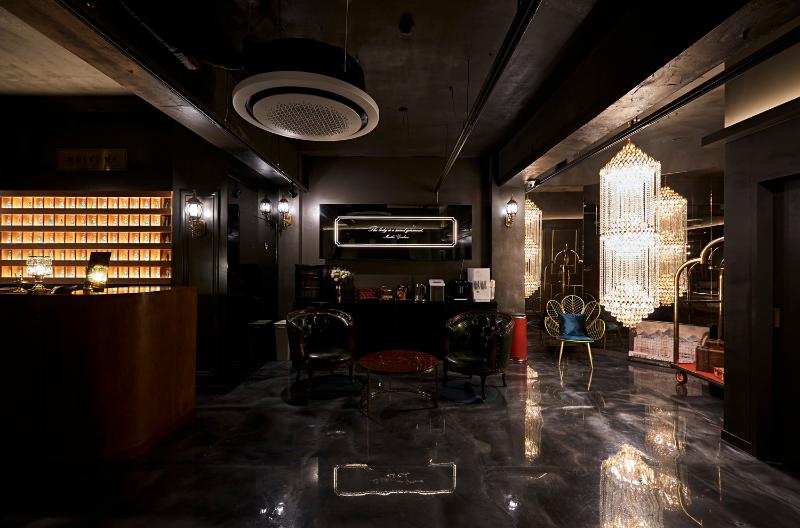 59 平现代高级黑调精品店设计-3