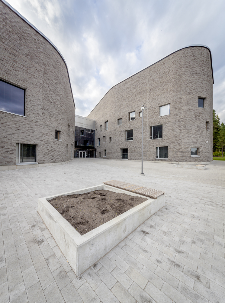 芬兰 Lehtikangas 学校、图书馆和幼儿园的多功能设计-34