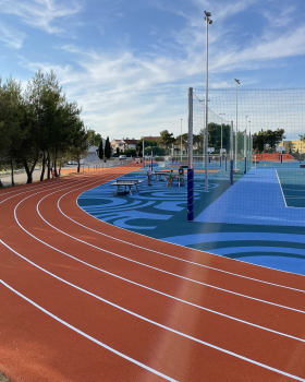 Sports Field of Elementary School Marija i Lina / Studio MAU d.o.o.