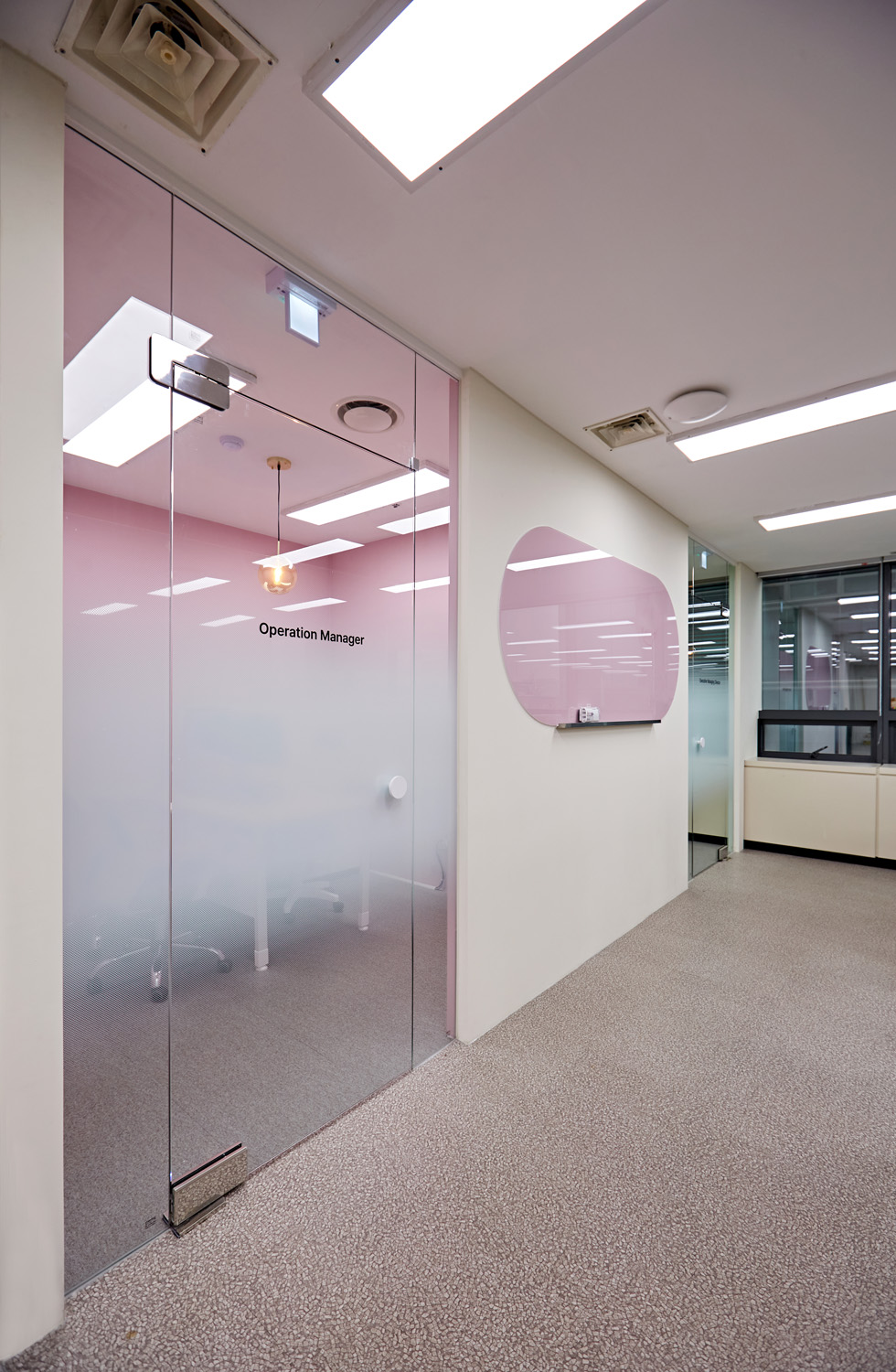 CS 共享办公空间 | 极简设计的 115 平米办公室内饰-30