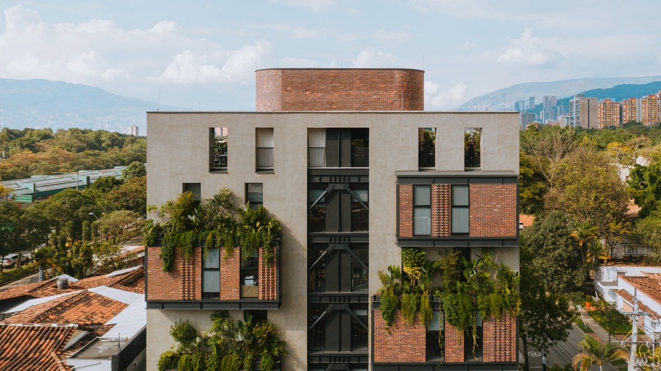 哥伦比亚麦德林 GP 大楼,交叠体量打造内部花园-12