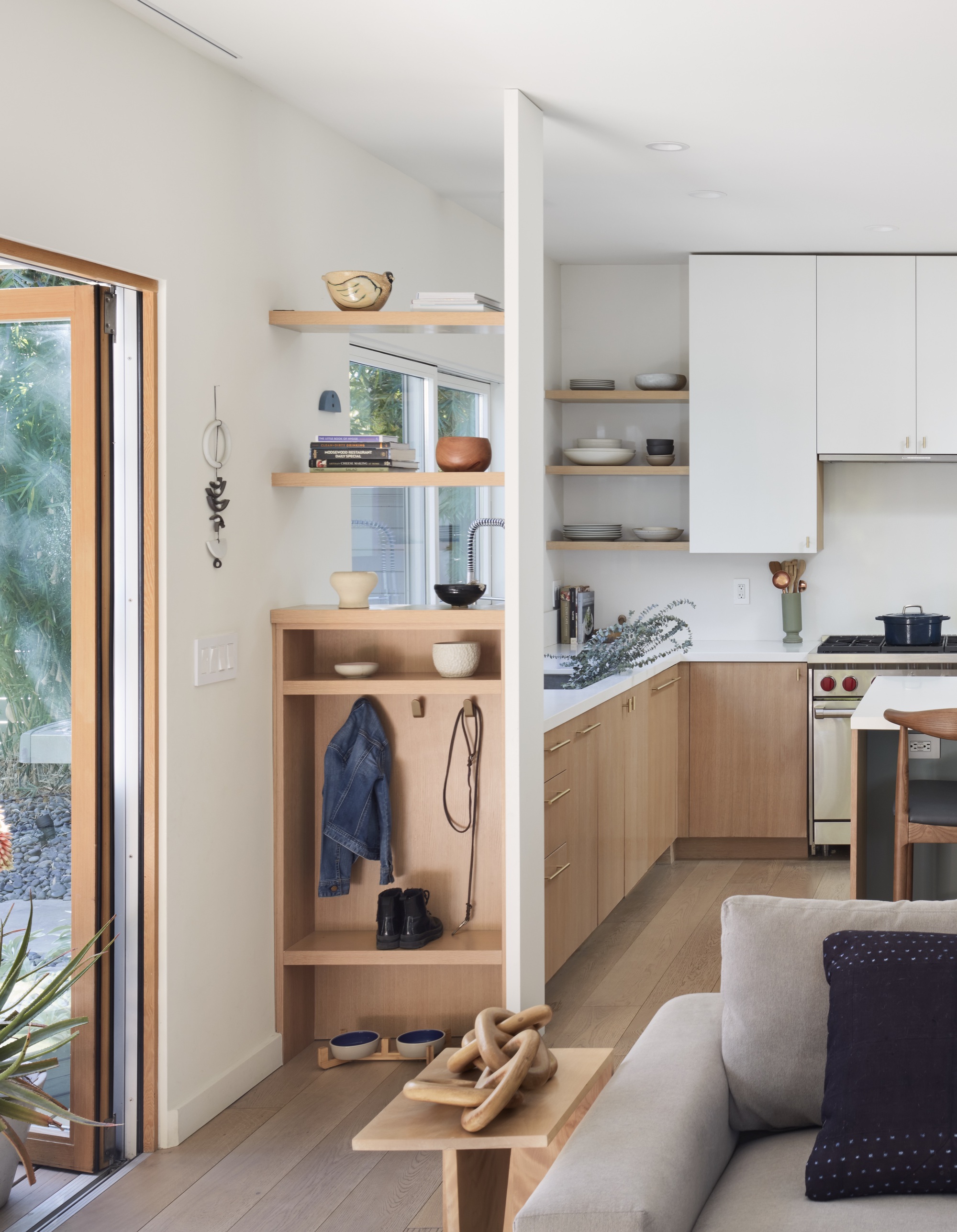 Silverlake Terrace Bungalow Renovation and Extension / ARA-la-13