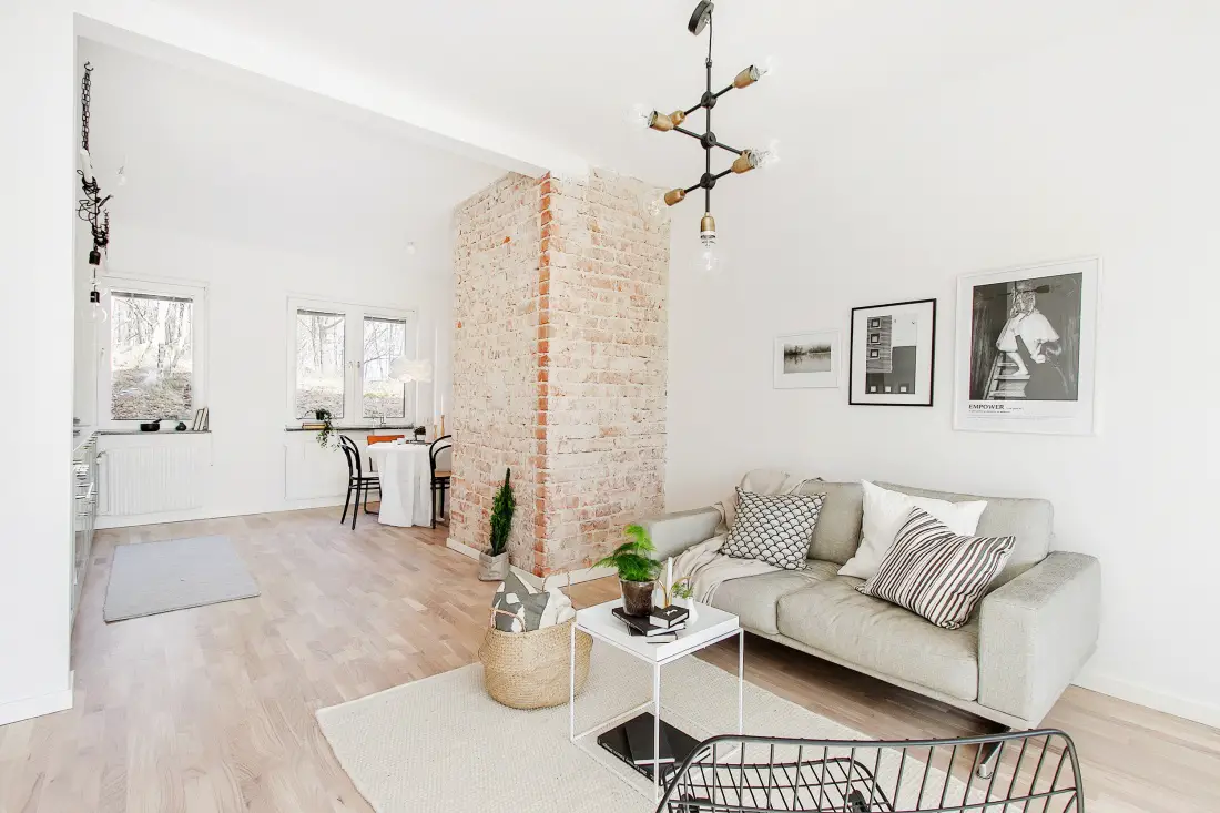 41 平米公寓巧用衣架做隔断-6