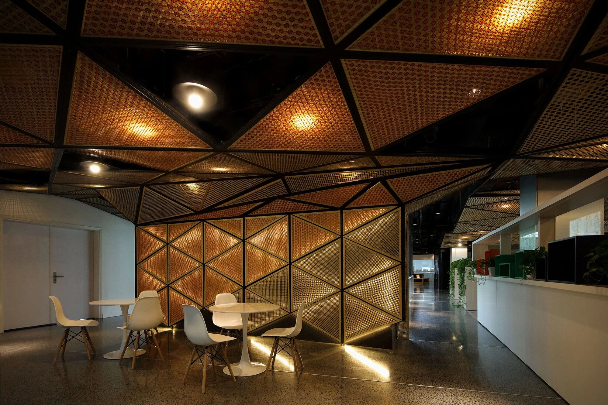 Featured working space of FPT Software-22