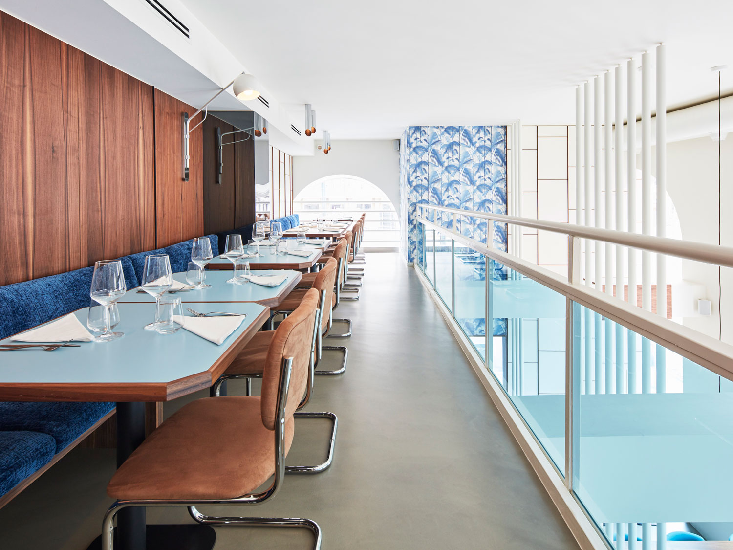 意大利都灵巴萨餐厅,法比奥·范托利诺的蓝色魅力-40