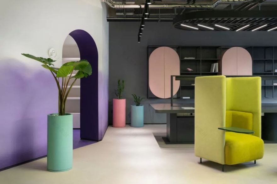 漂浮太空间的化妆品工作室丨波斯花园工作室-8