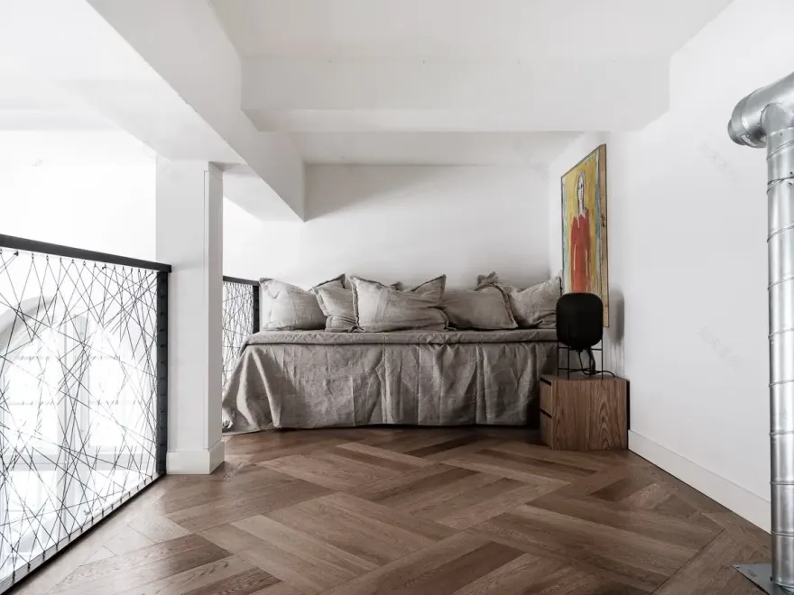 瑞典旧厂房现代公寓——钢制楼梯与原窗的美感碰撞-8