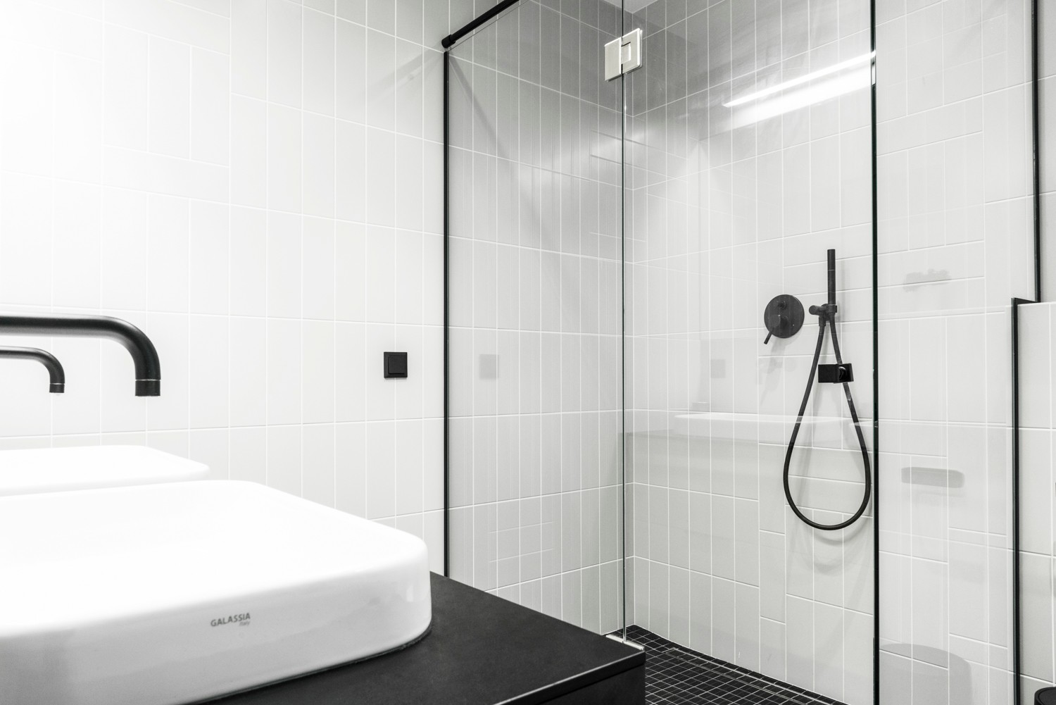 简约黑白木色 纯色美学私宅-35