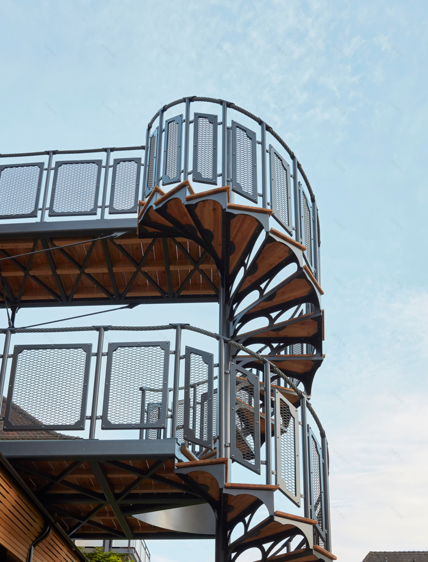 Renovation and Extension of a Heritage-protected Residence Building / AMJGS Architektur-31