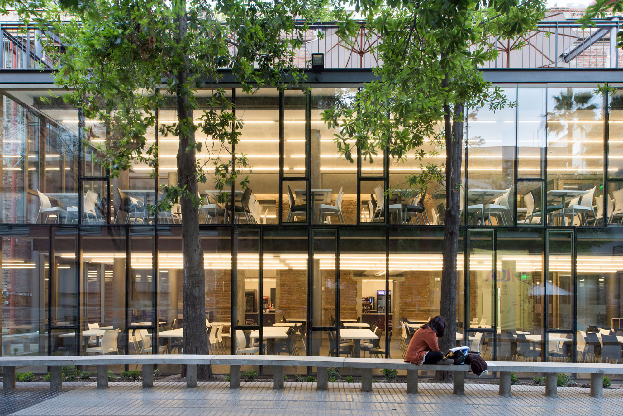 UC Casa Central 学生食堂-20