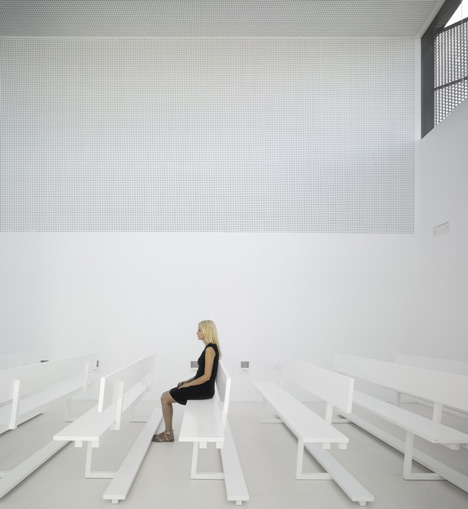 Funeral Home and Garden in Pinoso by Cor | Dezeen-30