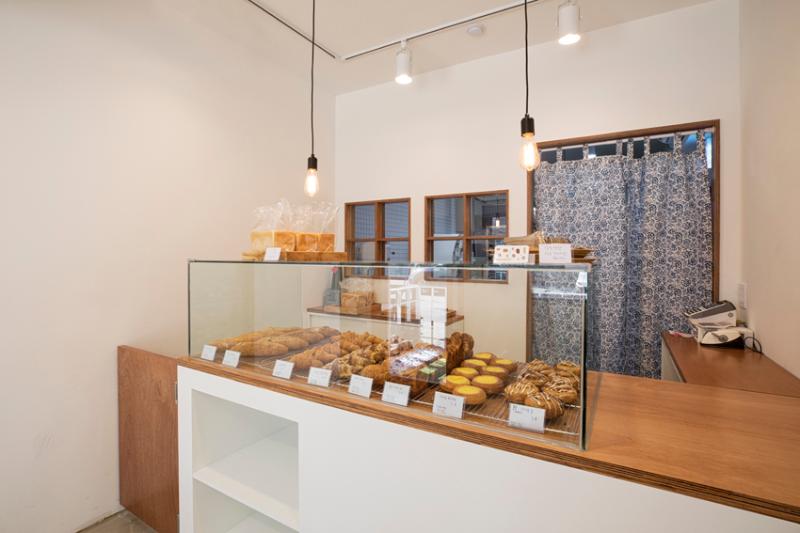 极简 8 坪烘焙店，打造温馨空间-4