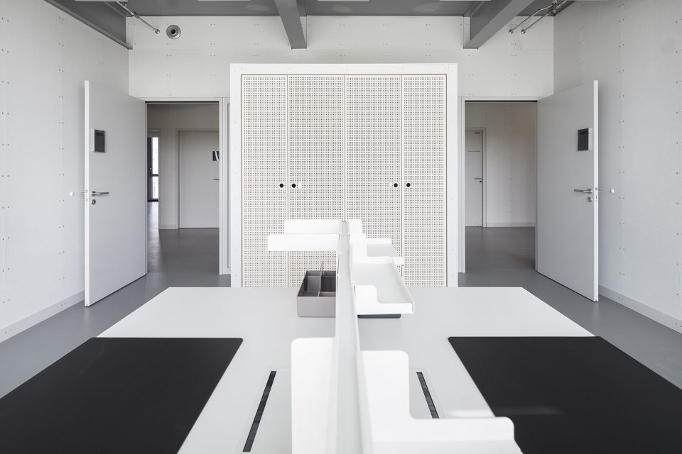 融入乡村环境的 ENSAE 学院,轻盈钢构展现简约抽象之美-48