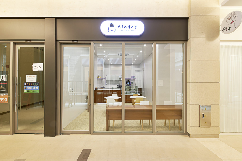 白色木屋 | 极简风格的 12 平米小空间设计-2