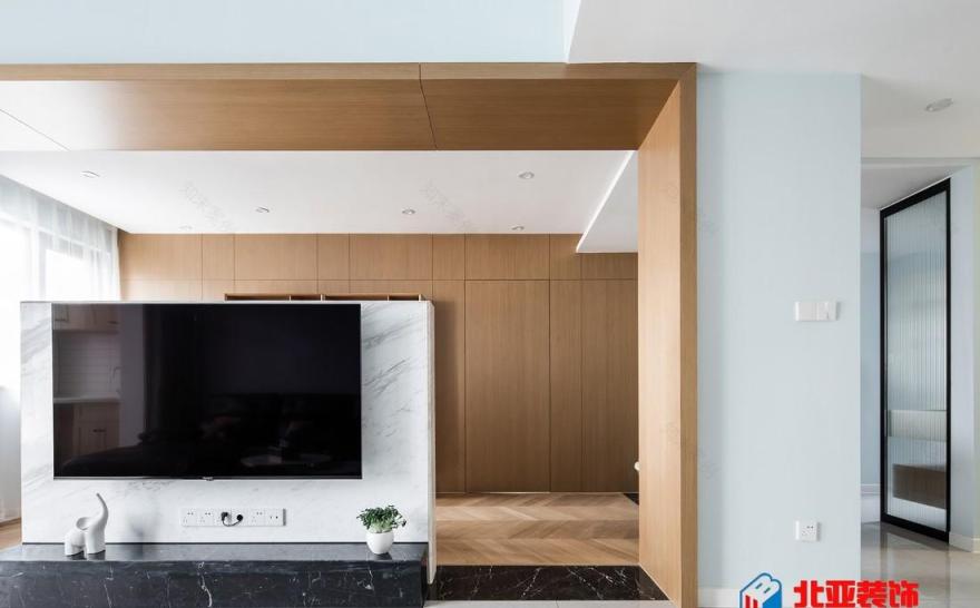 江苏北亚 120 平现代简约风 | 阳光、原木与时尚的共生-0