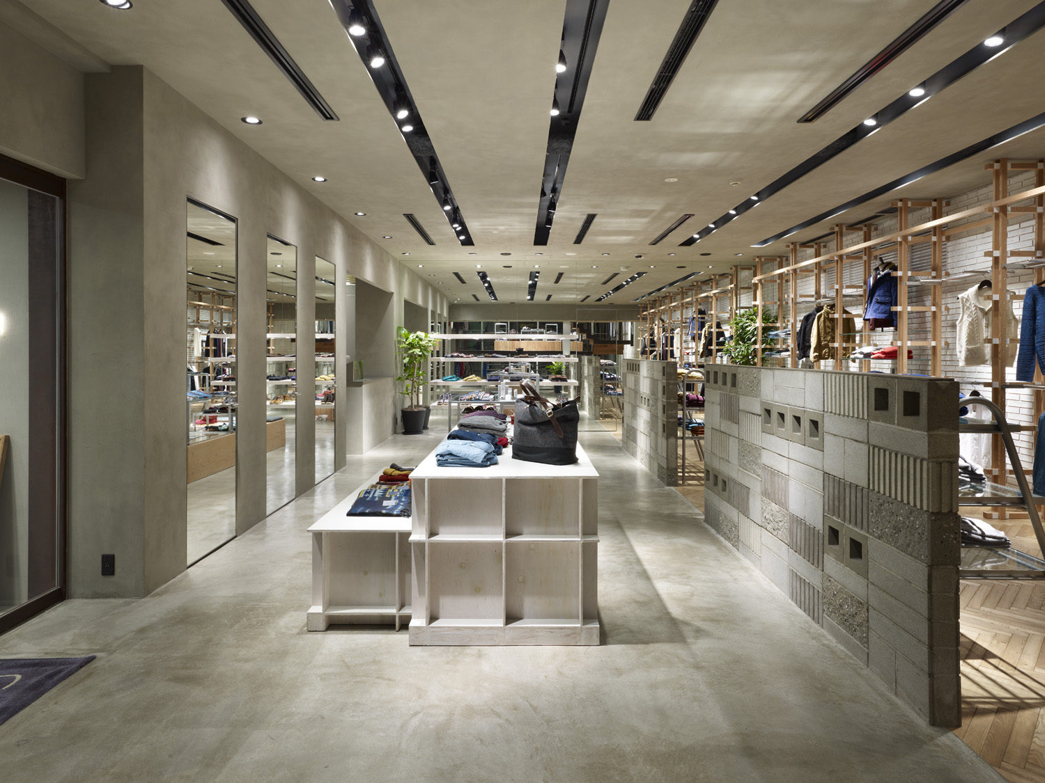 福冈怒蓝（注：这里RAGEBLUE可能是特定名称，直译为怒蓝，结合Fukuoka（福冈），推测可能是福冈的某个品牌、组织等叫怒蓝 ） 丨日本福冈丨构造设计寺戸巽海,照明设计DAIKO-33