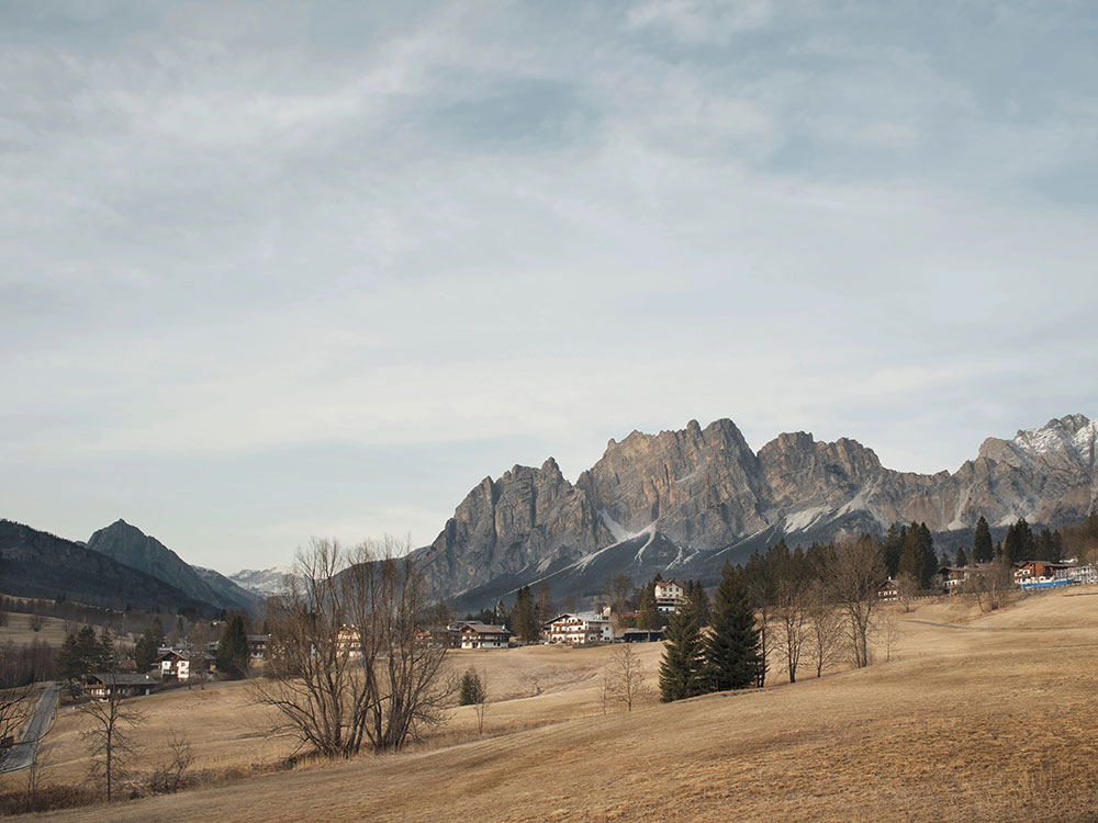 意大利阿尔卑斯山脉公寓的温馨优雅设计-25