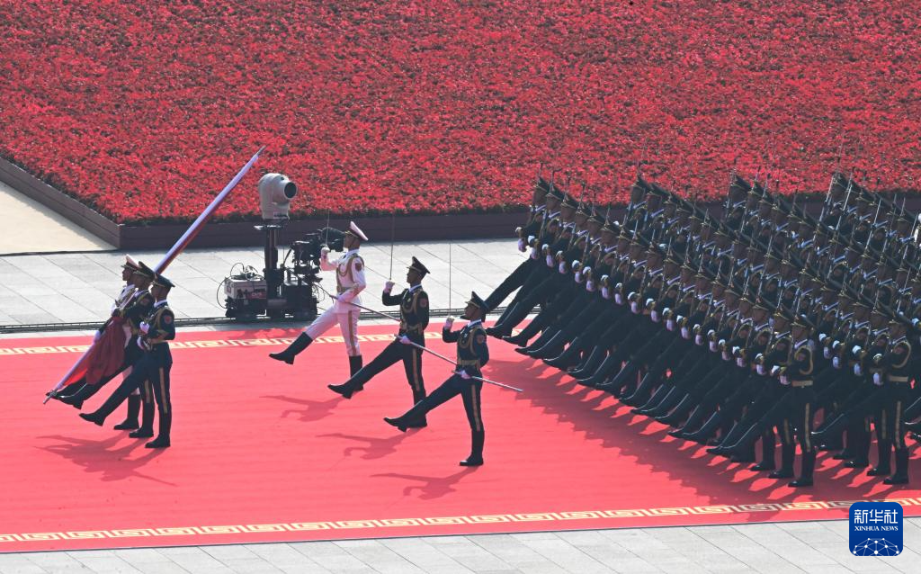 无上荣光！设计师讲述抗战胜利80周年纪念大会中的美院故事！-48