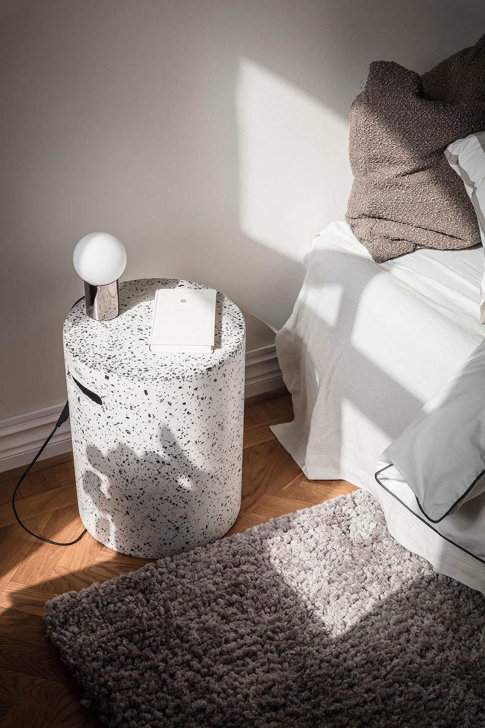 哥德堡优雅公寓，极简设计突显百年建筑之美-19