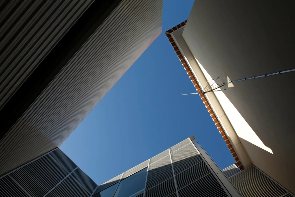 葡萄牙 Emídio Navarro 中学现代改造，室内设计焕新-27